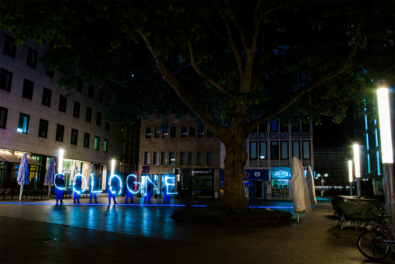 cologne Nacht schrift .jpg